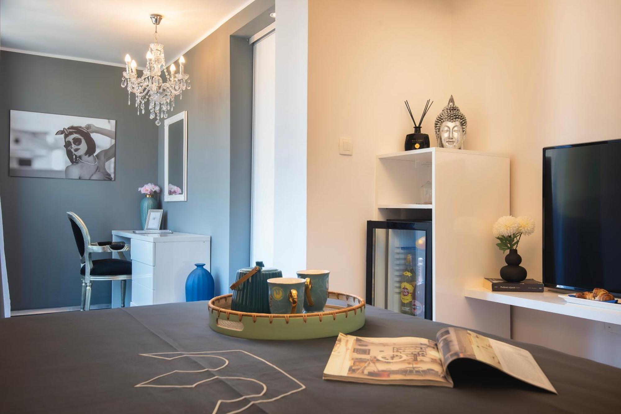 Boutique Hotel Chevalier By Bura Hotels - Adults Only Medolino Esterno foto